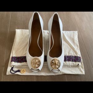 Tory Burch White Wedge Peep Toe Heels Size 7.5